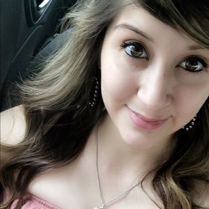 Meet your Posher, Priscilla